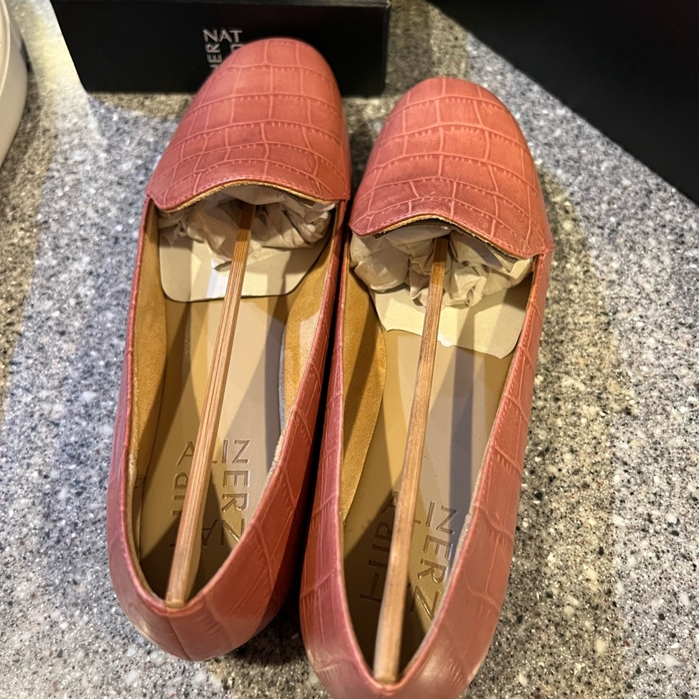 Naturalizer leather Women’s loafers-EMILINE, PINK, CROCO 6.5M